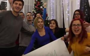 Maštovit dar za odvojeni par: Melina poručuje Harisu da ga voli na skoro svim jezicima svijeta