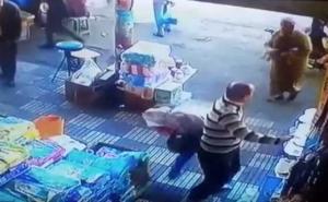 Tako treba: On sigurno više nikoga neće štipati za stražnjicu (VIDEO)