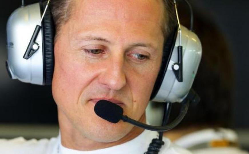 Nisu tačne informacije da Michael Schumacher može ponovo hodati