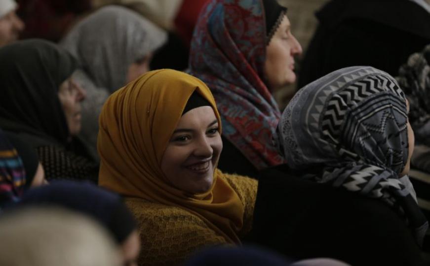 Selam, ja Resulallah: Veliki broj vjernika na mevludu u Gazi Husrev-begovoj džamiji (FOTO)