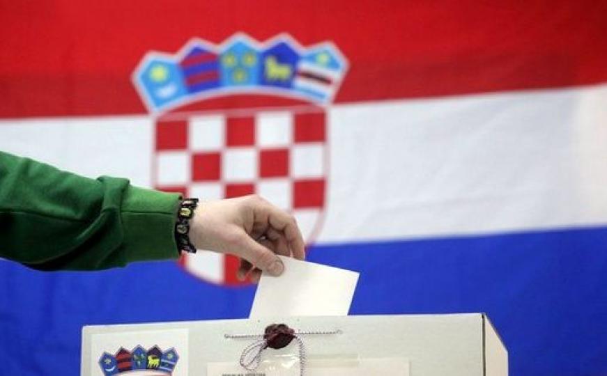 Hrvatska: Kolinda Grabar-Kitarović potvrdila Tihomira Oreškovića za premijera