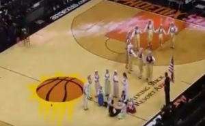 Bosansko kolo na parketu dvorane u Phoenixu: Teletović i Nurkić se družili s navijačima (VIDEO)