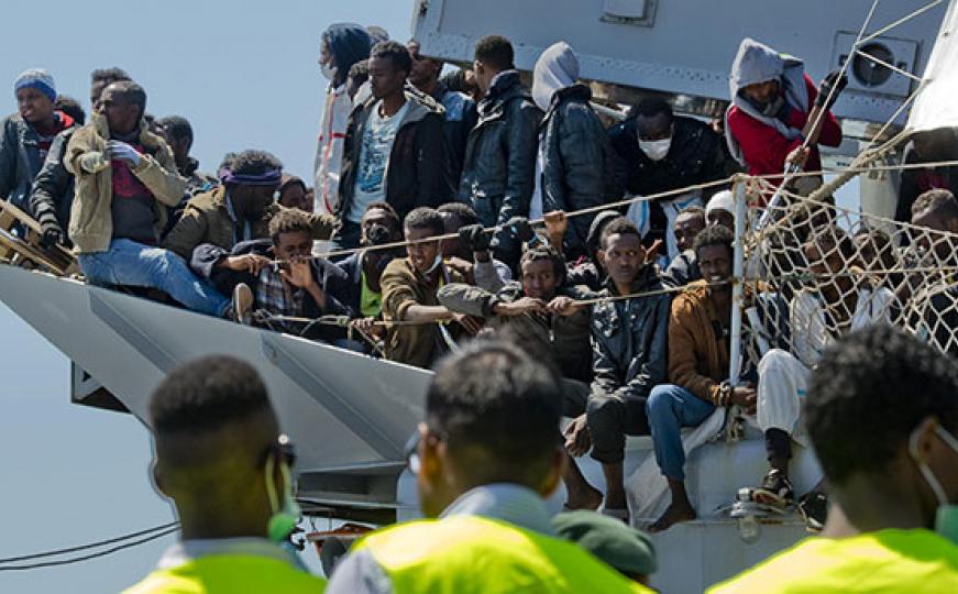 Italijanska obalna straža spasila 371 izbjeglicu iz Mediterana