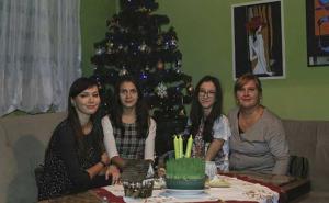 Toplina Božića u domu Ljiljića: Dan porodične sreće i radosti (FOTO)