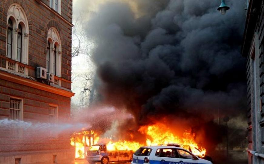 Protesti 2014: Nihadu Trnki godina dana zatvora zbog paljenja zgrade Predsjedništva BiH