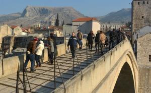 Mostar okupan suncem: Decembarsko 'proljeće' u gradu na Neretvi (FOTO)