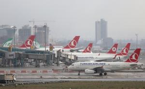 FOTO: Zbog snijega otkazano više od 140 letova u Istanbulu
