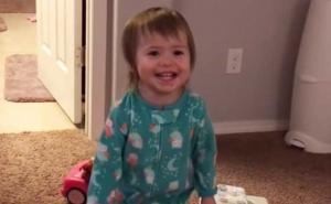 Mali smrdljivko: Za sreću je dovoljno malo (VIDEO)