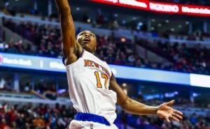 Pucali na košarkaša New York Knicksa, a potom mu izvadili zlatne zube