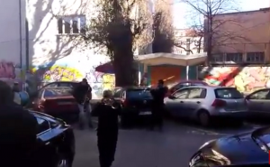 Veselo u Sarajevu: Tri veseljaka razgalila srca prolaznika (VIDEO)