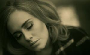 Himna antiimigracijskog pokreta pretekla Adele na vrhu Amazonove top liste