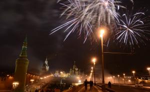 Novogodišnja šetnja: Ovako je bilo u Moskvi i Bakuu (FOTO)
