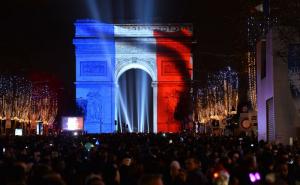 Pogledajte kako se Nova godina dočekala u Parizu (FOTO)