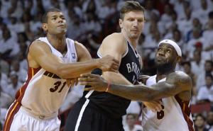 Mirza Teletović ispratio 2015. sa stilom: Sjajnih 15 poena protiv Oklahome (VIDEO)