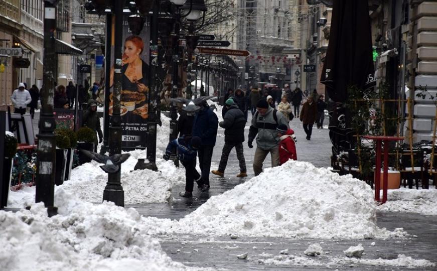 FOTO: Snijeg u većini zemalja Balkana uzrokovao probleme