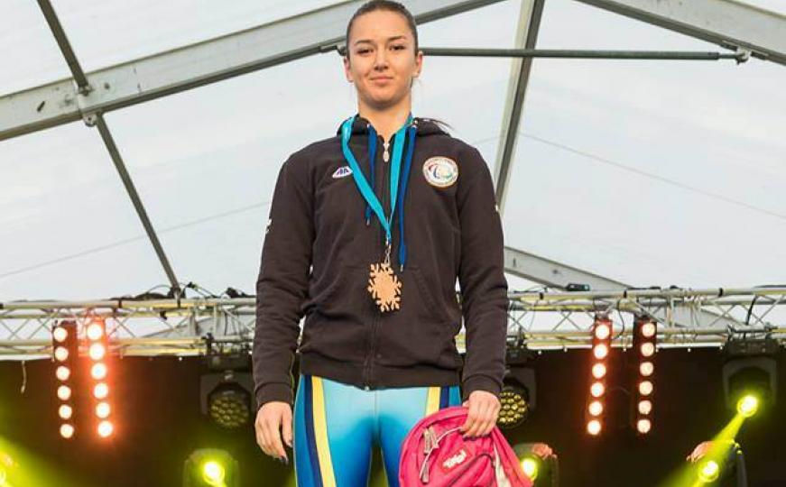 Paraolimpijka u alpskom skijanju Ilma Kazazić osvojila prvo mjesto u austrijskom Rinnu