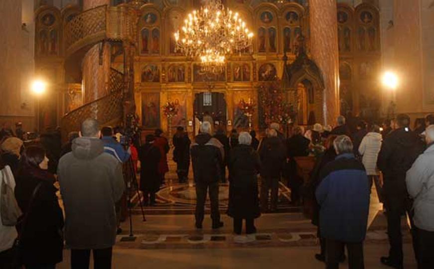 Božićna liturgija u Sarajevu: Danas je više nego ikada na Zemlji potreban mir (FOTO)