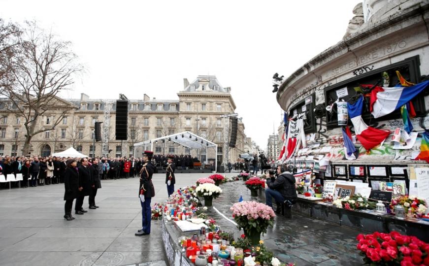 Pariz: Otkrivena spomen-ploča žrtvama stradalim u napadima 2015. godine