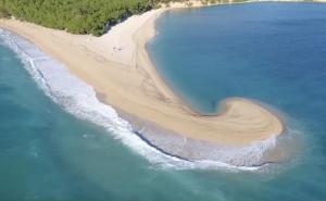 Snaga prirode: Vjetrovi 'iskrivili' slavnu plažu na Jadranu (VIDEO)