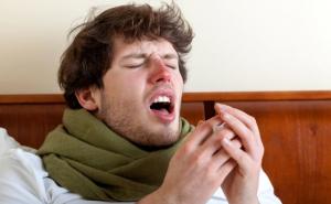 Evo zbog čega muškarci teže podnose gripu od žena