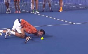 Novak Đoković pokazao svoj šarm: Performansom nasmijao sve prisutne (VIDEO)