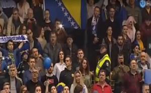 BH Fanaticosi neumorni: Tuzlanskim Mejdanom se orilo 'Jedna si jedina' (VIDEO)