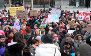 Odlučno protiv nasilja: Više hiljada osoba demonstriralo u Kelnu zbog napada na žene (FOTO)