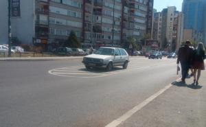 Sarajevo: Parking papak parkirao auto nasred puta (FOTO)