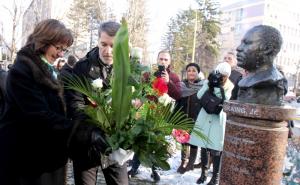 FOTO: Polaganjem cvijeća u Tuzli obilježen dan Martina Luthera Kinga