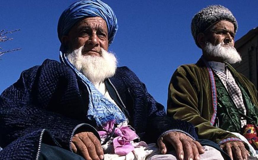 Tadžikistanska 'borba protiv radikalizma': Ženama skidaju hidžabe, muškarcima briju brade