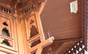 Na Baščaršiji ste sada sigurni od golubova: Postavljena igličasta zaštita (FOTO)