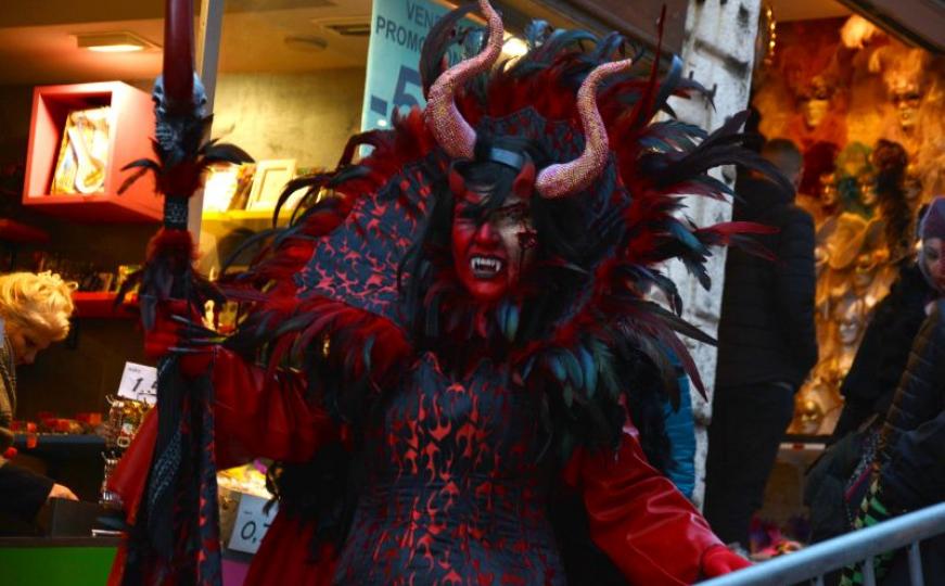 Počeo tradicionalni Karneval u Veneciji: Dobro jutro, gđo Maska (FOTO)