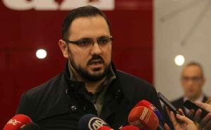 Faruk Vele, urednik Avaza: Riječ je o brutalnom pritisku na slobodu medija, nismo se uplašili