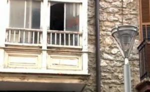 Užas: Muškarac osumnjičen da je bacio bebu kroz prozor nakon što je uhvaćen kako je zlostavlja