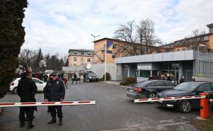 Ispred Suda BiH pojačane policijske snage: Radončićevi advokati očekuju odluku (FOTO)