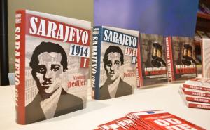 FOTO: U zgradi Delegaciji EU u BiH postavljena izložba 'Izučavanjem istorije do pomirenja'