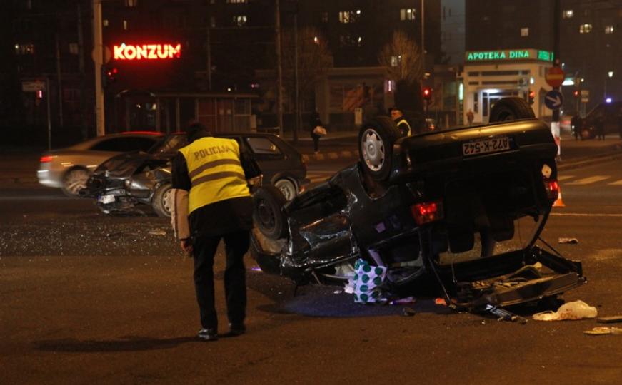 Saobraćajna nesreća na Čengić-Vili: Povrijeđeno više osoba (FOTO)