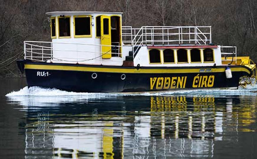 FOTO: 'Vodeni Ćiro' plovi nekadašnjom uskotračnom prugom u Rudom