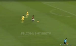 Kako je italijanski komentator 'preživio' pogodak Miralema Pjanića (VIDEO)