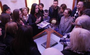 FOTO: Zemaljski muzej BiH za rođendan izložio originalni primjerak sarajevske Hagade