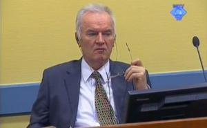 Nastavljeno suđenje Mladiću: Srpski vojnici na tijela Srebreničana bacali eksplozivne naprave