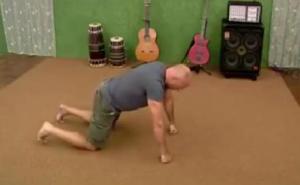 Ako nema nikoga u blizini da pomogne: Kako da se spasite kada se počnete gušiti hranom (VIDEO)