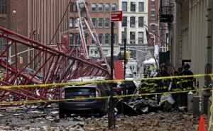 New York: Srušio se kran, poginula jedna osoba, dvije povrijeđene (VIDEO)