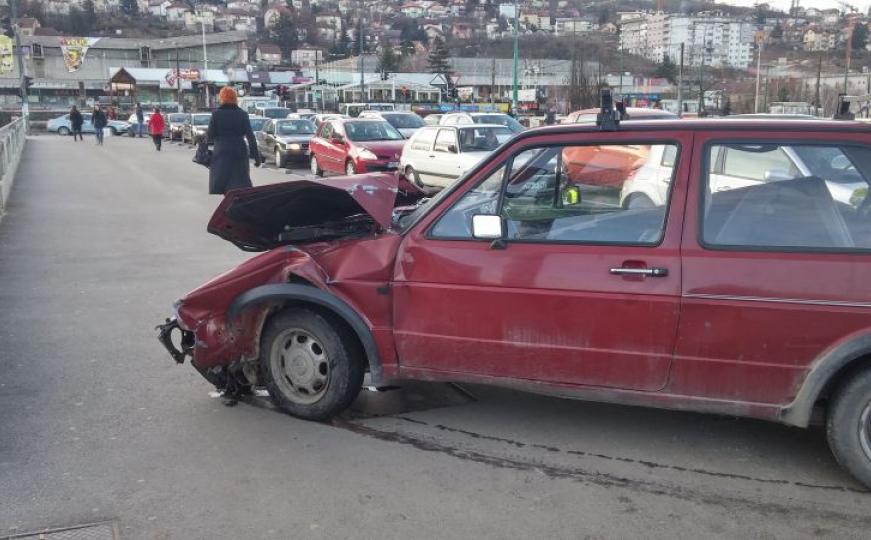 FOTO: Udes jutros na Skenderiji, dvoje povrijeđeno