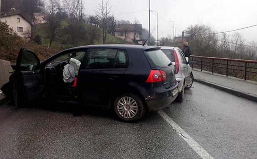 Mladić povrijeđen jutros u saobraćajnoj nesreći u blizini Sarajeva