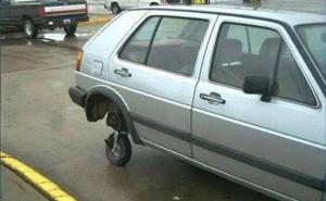 'Koliko je auta ukradeno prošle godine u Sarajevu?'