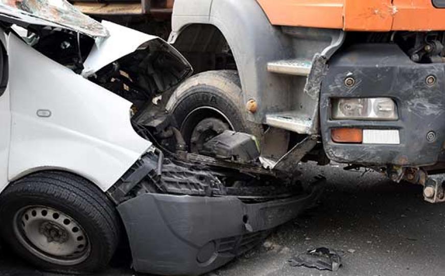 Saobraćajne nesreće u Sarajevu: U 8.508 udesa poginulo 12 lica, 911 osoba povrijeđeno