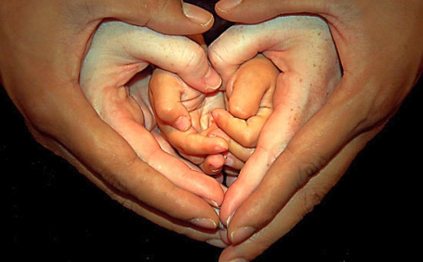 Priča iz Tuzle oduševila regiju: Kako je mladić pomogao jednoj neni...