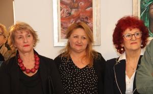 U galeriji Roman Petrović dah Pariza na slikama triju umjetnica