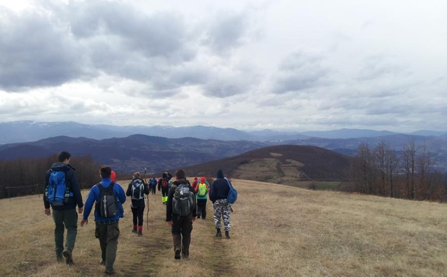 'Evo ruke, Vedade': Zenički planinari opet u humanitarnoj akciji (FOTO)